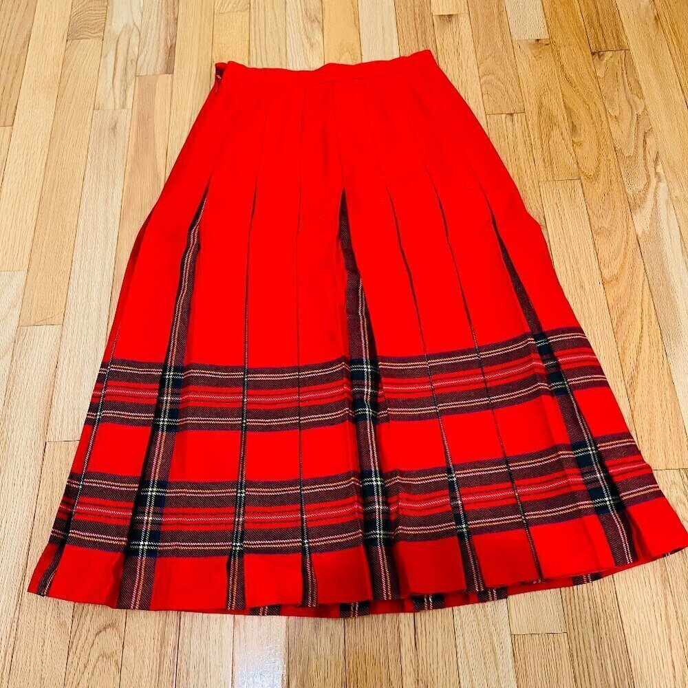 Dean's Of Scottland Wool Skirt Sz 4True Vintage, Pure Wool Skirt, Red, Plaid.